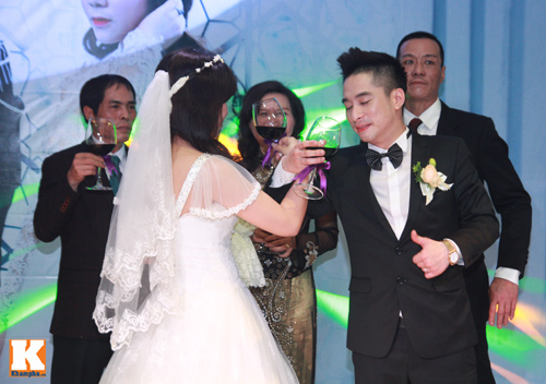 Rapper Mr. A rạng rỡ bên cô dâu trong ngày cưới - 19