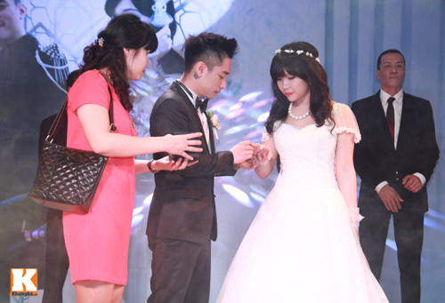 Rapper Mr. A rạng rỡ bên cô dâu trong ngày cưới - 16