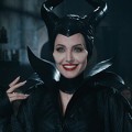 Xem & Đọc - Angelina Jolie quyến rũ mê hồn trong Maleficent