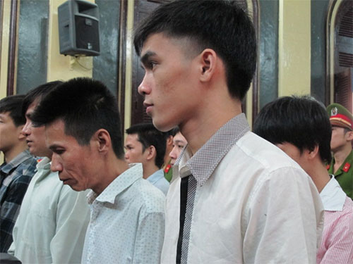 Mẹ tướng cướp chặt tay cô gái đi SH liên tục xin lỗi - 4
