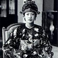 Số phận những người con của Nam Phương hoàng hậu