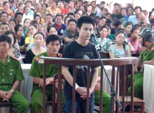 Điểm lạ vụ nam sinh đồng tính giết người đốt xác - 1