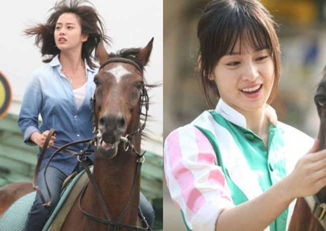 Tiếp tục phấn đấu với những vai diễn mới, Kim Tae Hee lại khẳng định tên tuổi trong phim điện ảnh Grand Prix với hình ảnh một vận động viên đua ngựa.
