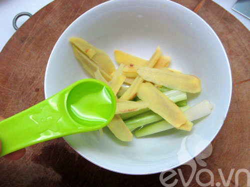 Cuối tuần làm cá chẽm chiên giòn - 3