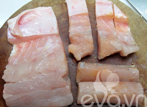 Cuối tuần làm cá chẽm chiên giòn - 2