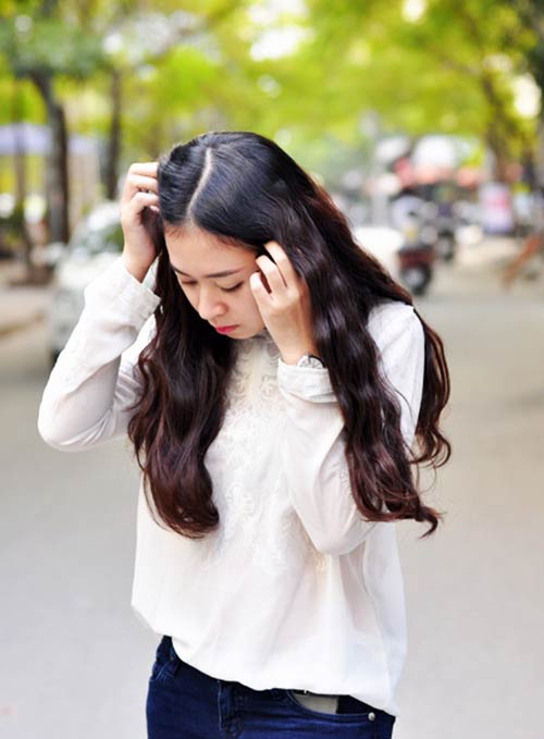 Làm tóc xoăn gợn chỉ trong 3 phút - 5