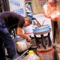 Tin tức - Liều mạng mưu sinh dưới miệng 'tử thần'