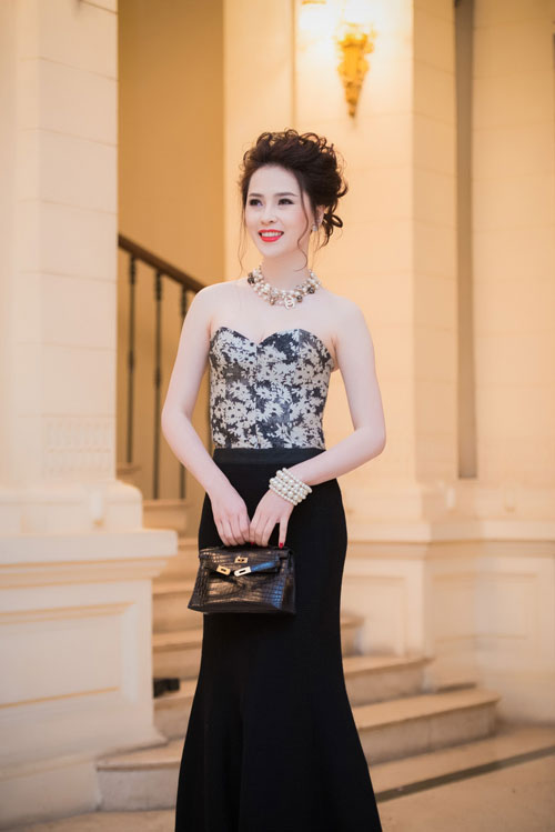 Hà Hồ sexy khó cưỡng trong lễ hội âm nhạc đếm ngược - 10