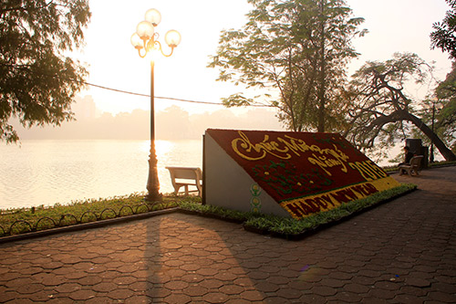 Hà Nội tiếp tục khô hanh trong những ngày nghỉ lễ - 1