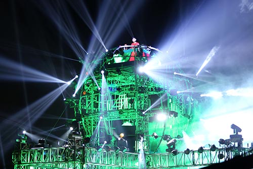 Hà Hồ, Tuấn Hưng khuấy động thời khắc chuyển giao tại Thủ đô - 20