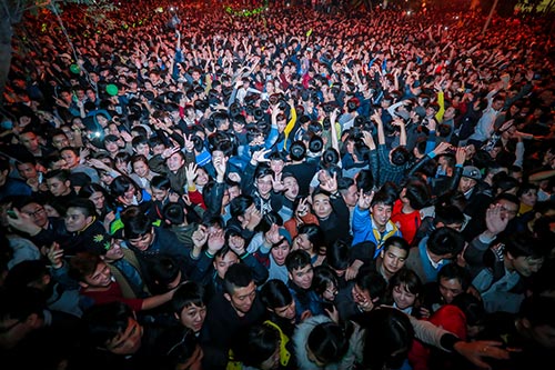 Hà Hồ, Tuấn Hưng khuấy động thời khắc chuyển giao tại Thủ đô - 4