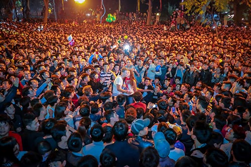 Hà Hồ, Tuấn Hưng khuấy động thời khắc chuyển giao tại Thủ đô - 5