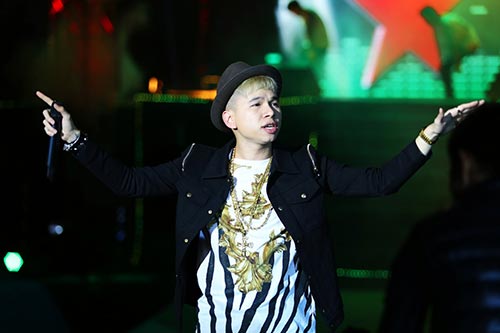 Hà Hồ, Tuấn Hưng khuấy động thời khắc chuyển giao tại Thủ đô - 7