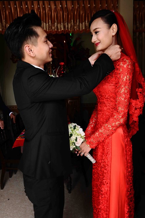 Lê Thúy khóc nức nở trong lễ rước dâu - 1