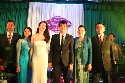 Công Vinh làm đám cưới giản đơn ở quê nhà - 15