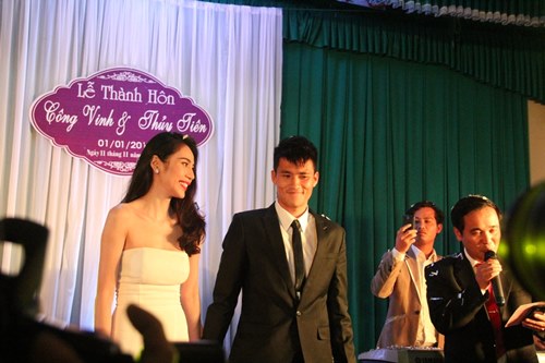 Công Vinh làm đám cưới giản đơn ở quê nhà - 17