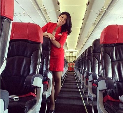 Nữ tiếp viên QZ8501 quot;yêu anh từ 11.582mquot;: Dân mạng xót thương - 1