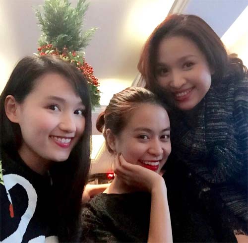 Vợ chồng Lê Khánh ăn bánh tráng vỉa hè sau lễ cưới - 11