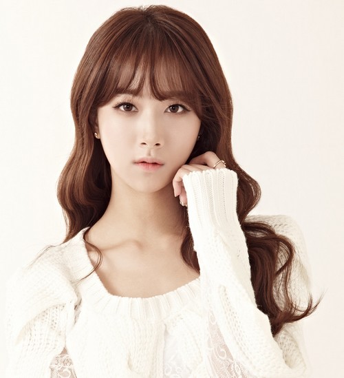 Chọn tóc mái hợp với khuôn mặt để #039;ăn gian#039; tuổi - 4