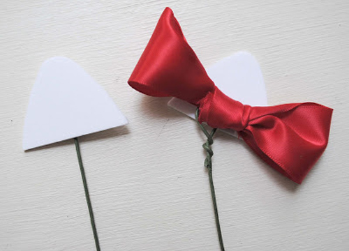 Mất vài phút cắm bó hoa Hello Kitty giá 4 triệu đồng - 6