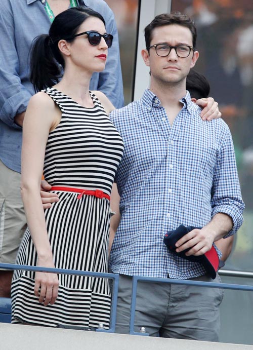 Ngắm chân dung bà xã của Kỵ sỹ bóng đêm - 1