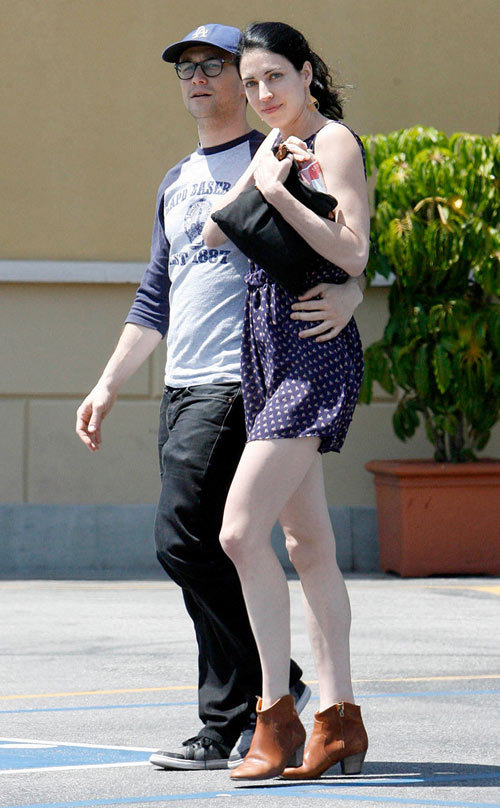 Ngắm chân dung bà xã của Kỵ sỹ bóng đêm - 17