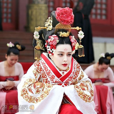 Mỹ nhân Võ Tắc Thiên bị chỉnh sửa che bớt ngực - 3