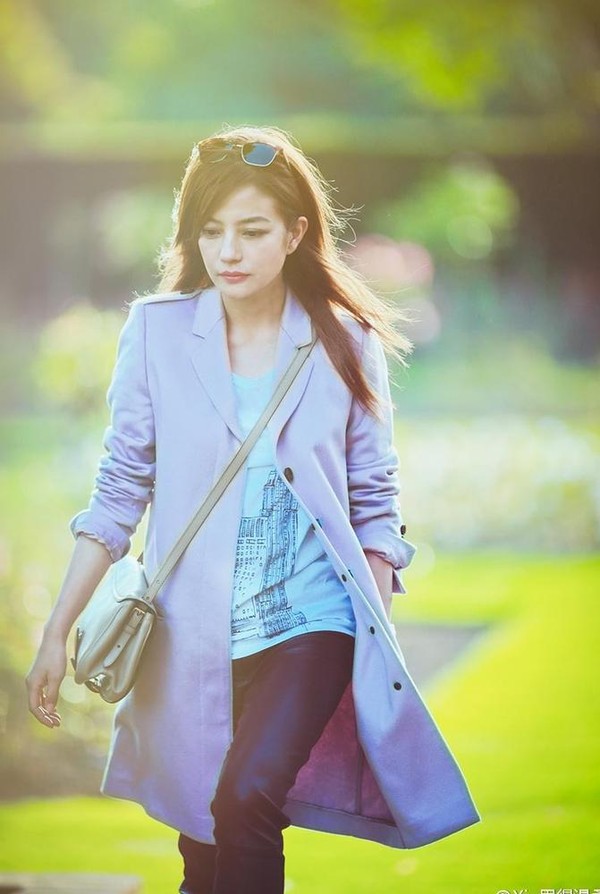 Triệu Vy trẻ đẹp như thiếu nữ đôi mươi - 8