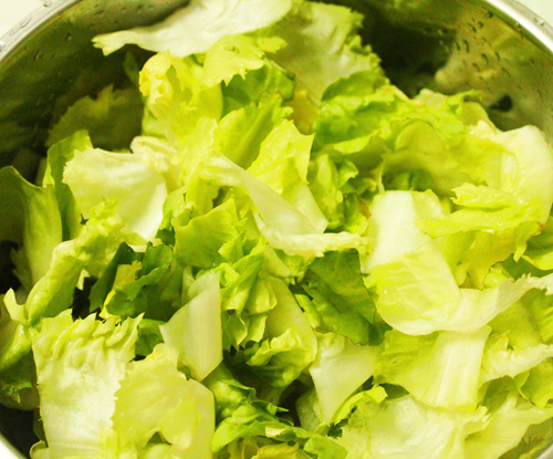 Cách làm salad cá ngừ từ đồ hộp - 3