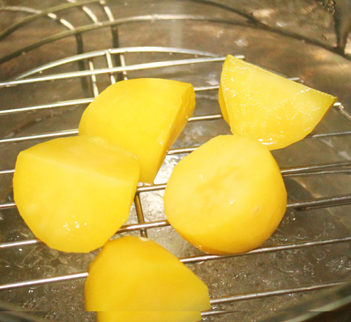 Cách làm salad cá ngừ từ đồ hộp - 4