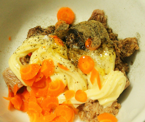 Cách làm salad cá ngừ từ đồ hộp - 6