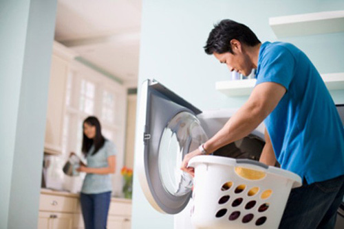 Vợ gì mà đóng cái đinh cũng réo chồng? - 2