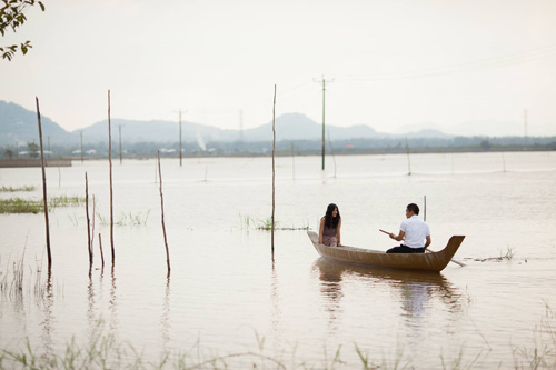 Xúc động ngắm nhìn ảnh cưới “Quê em mùa nước lũ” - 3