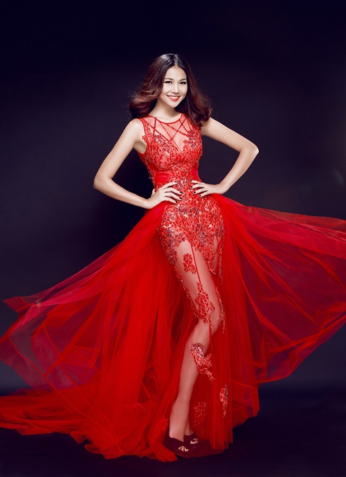 Thanh Hằng lộng lẫy với váy cưới xuyên thấu - 2