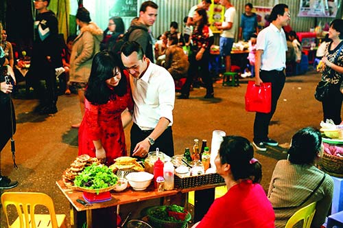 Thiệp cưới độc đáo “Ngày thoát ế” của cặp đôi 8X gây bão mạng - 5