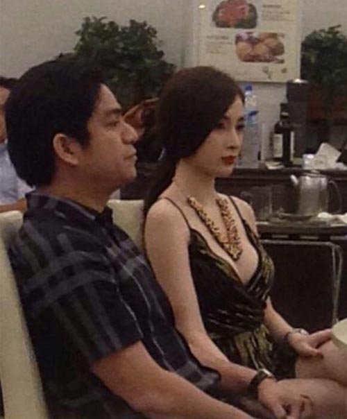 2 mối tình ầm ĩ với đại gia của Angela Phương Trinh - 4