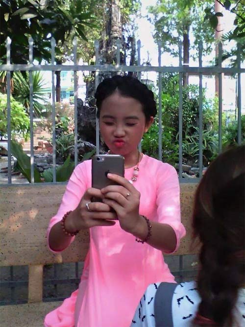 Angela Phương Trinh học tiếng Bulgaria cùng bạn nhảy - 5