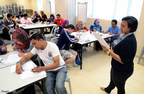 Phụ huynh Singapore  đổ xô đi học lại tiểu học - 3
