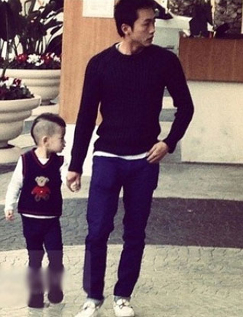 Tuyển tập quần jeans chất lừ của con trai Hồ Ngọc Hà - 12