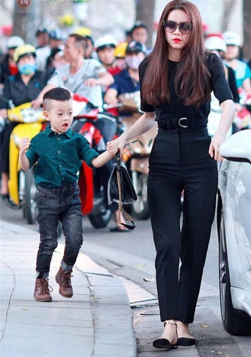 Tuyển tập quần jeans chất lừ của con trai Hồ Ngọc Hà - 4