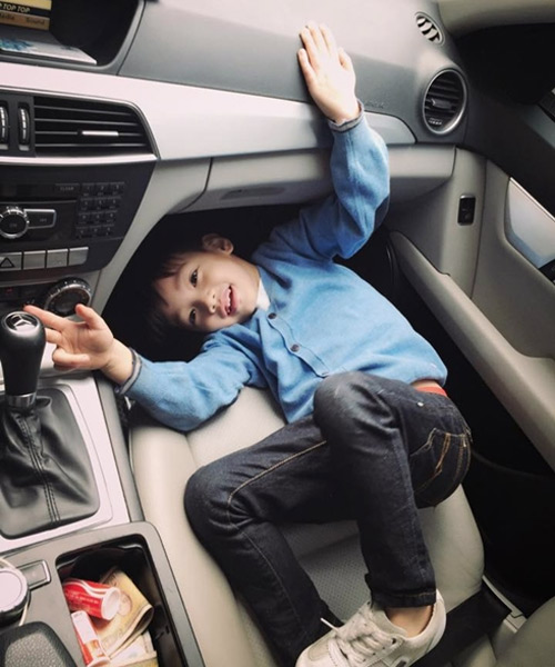 Tuyển tập quần jeans chất lừ của con trai Hồ Ngọc Hà - 6