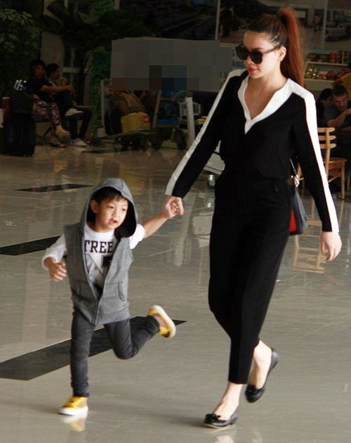 Tuyển tập quần jeans chất lừ của con trai Hồ Ngọc Hà - 11