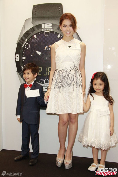 Fan bất ngờ khi Phạm Băng Băng đeo nhẫn đính hôn - 8