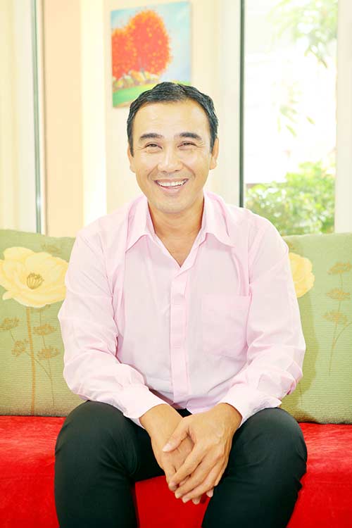 Quyền Linh khen ngợi Nam Cường có tài giả gái - 7