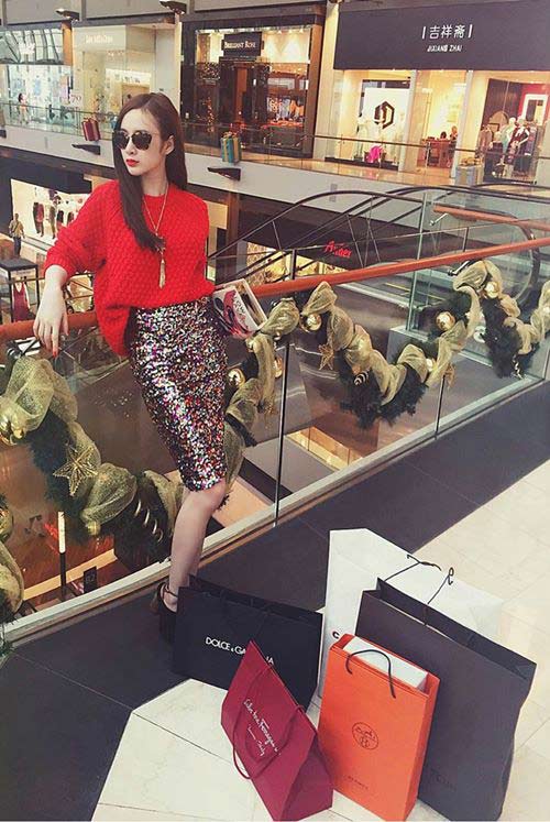 Angela Phương Trinh liên tục quot;đụngquot; đồ với sao ngoại - 11