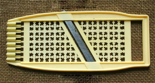 Cách làm bim bim chuối giòn tan cho bé - 1