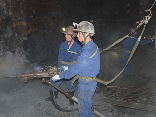 Tâm sự người làm nghề quot;ăn dương gian, làm âm phủquot; - 1