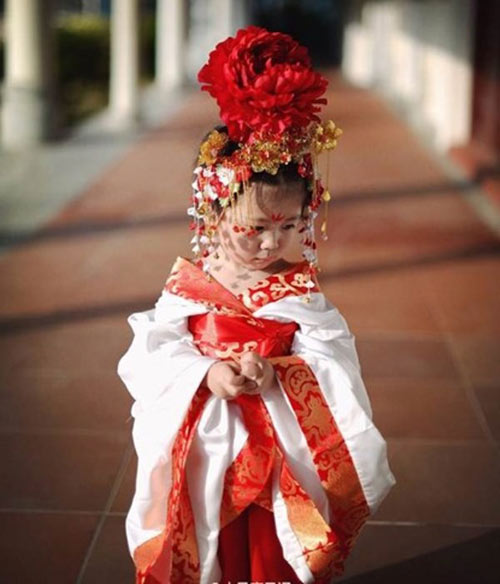 Ngất ngây với cô bé giả Võ Tắc Thiên “phiên bản nhí” - 3