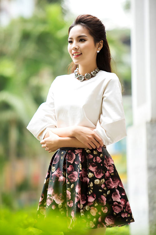 HH Kỳ Duyên giản dị vẫn đẹp rạng ngời - 6