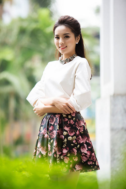 HH Kỳ Duyên giản dị vẫn đẹp rạng ngời - 7